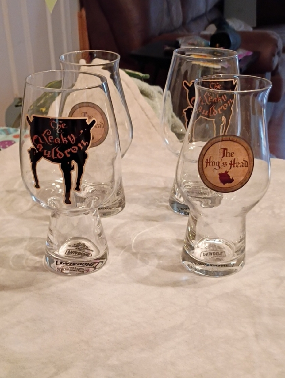 The Leaky Cauldron & The Hogs Head Branded Clear Beer Glasses - Set of 4, 2 Each